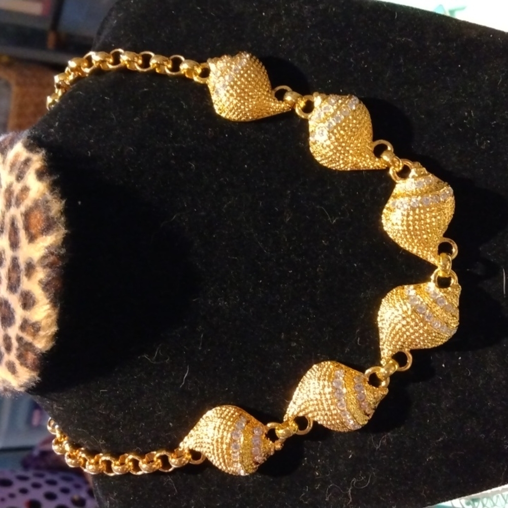 Vintage Kenneth Jay Lane Gold Conch Shell Necklace
